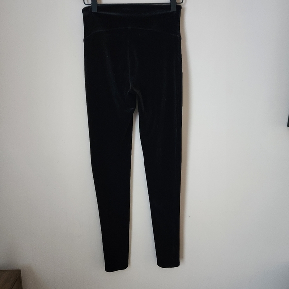 SPANX | Velvet Ankle Length Leggings in Black - Size M - Picture 4 of 9